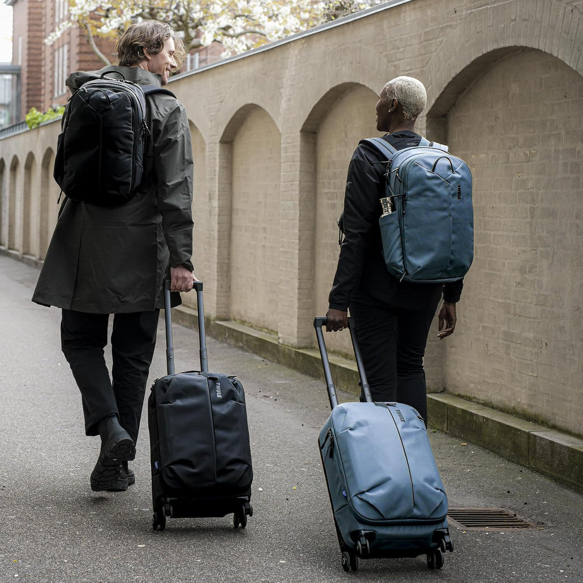 Thule Aion carry carry on spinner dark slate