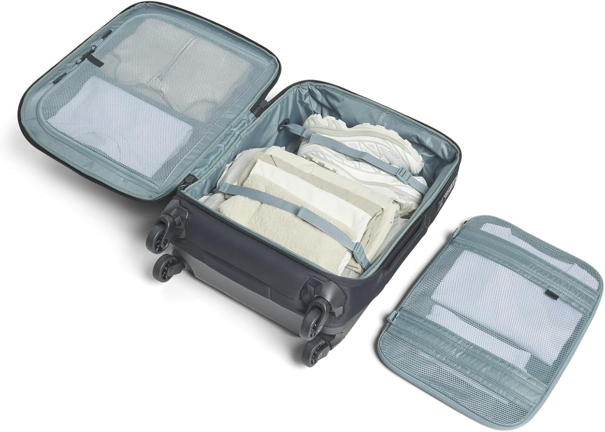 Thule subterra 2 carry on Dark