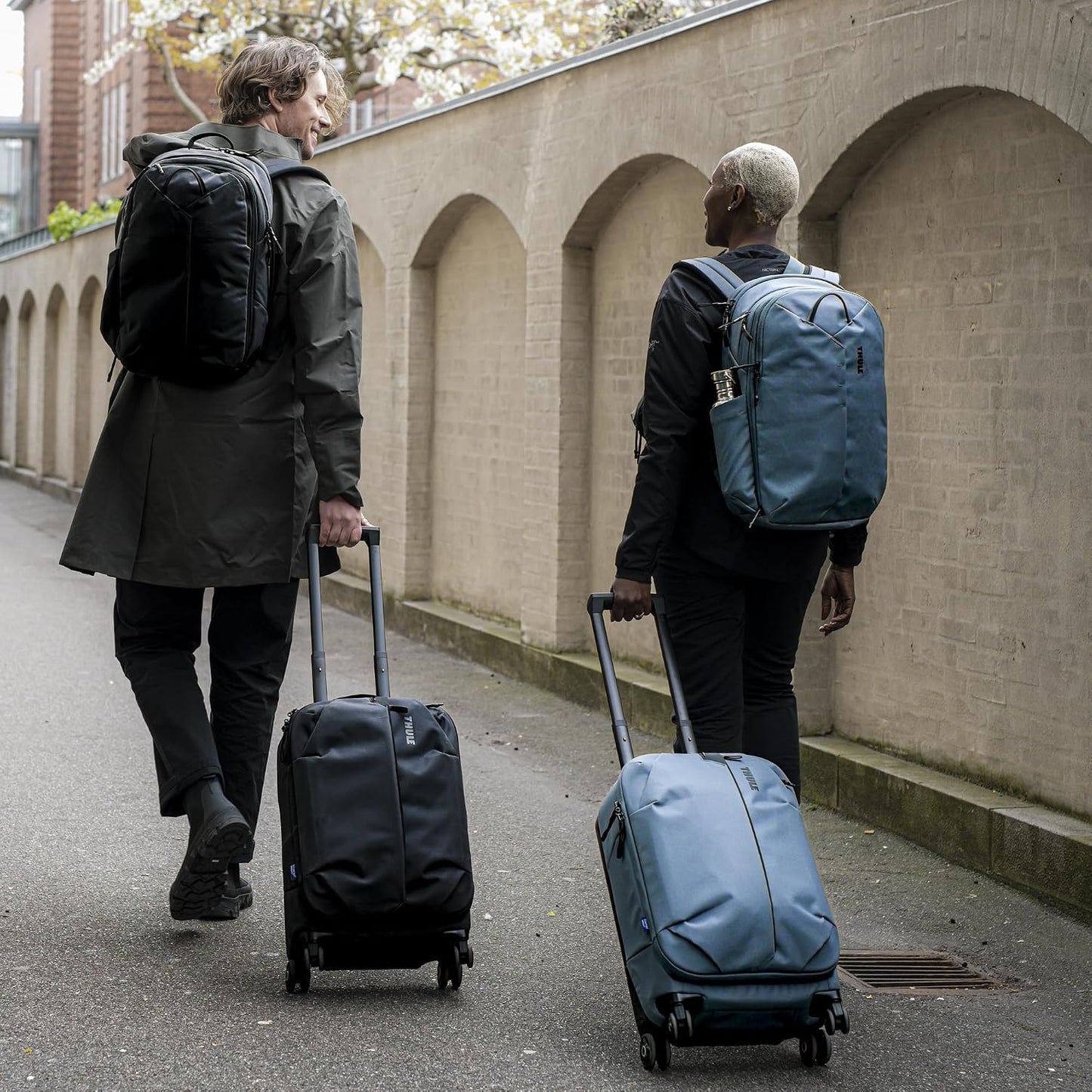 Thule Aion carry carry on spinner dark slate