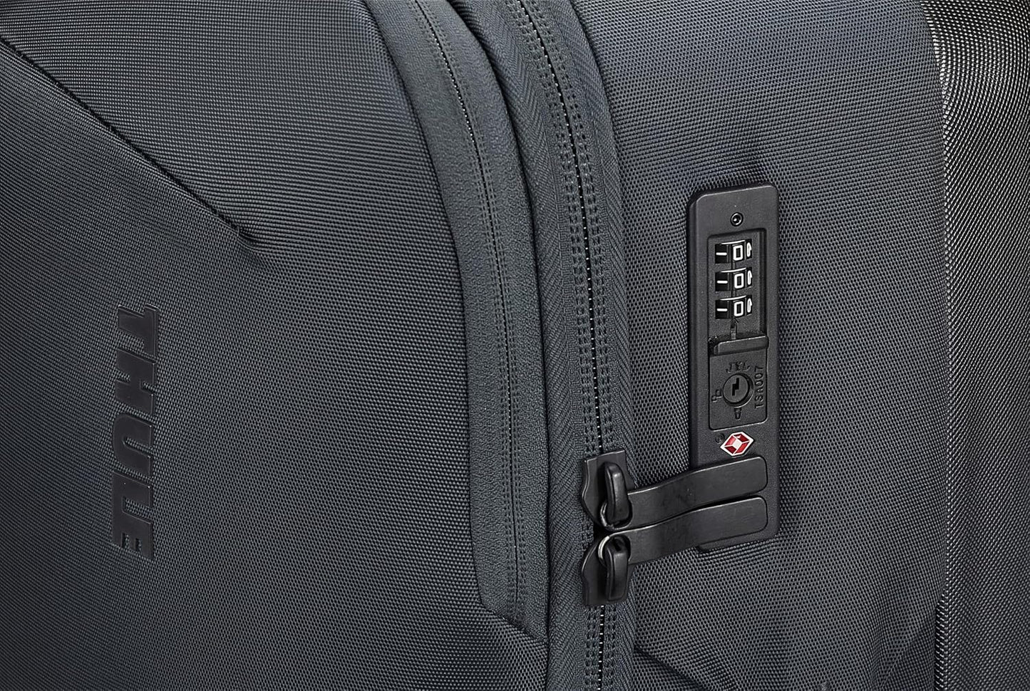 Thule subterra 2 carry on Dark